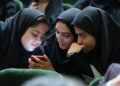 علایق نوجوانان را “مسخره” نکنید